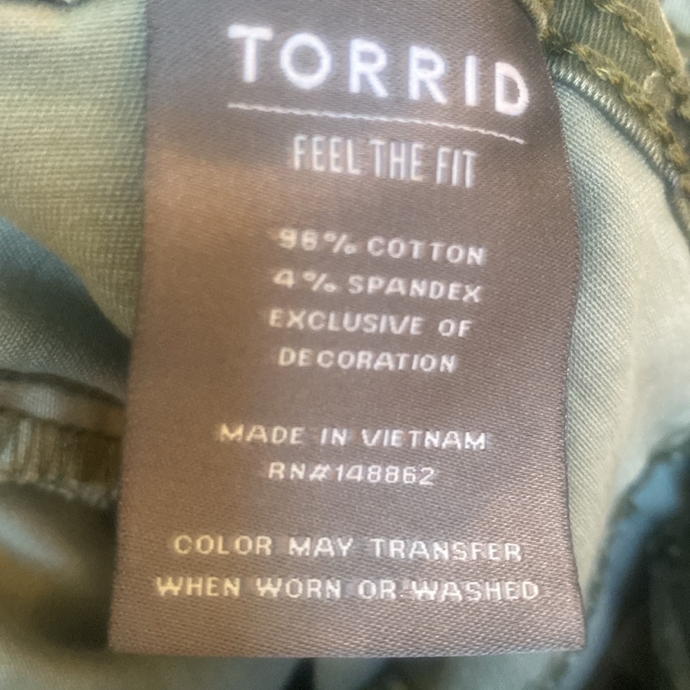 Torrid Crop Aviator pants Camo Skinny - Picture 7 of 7